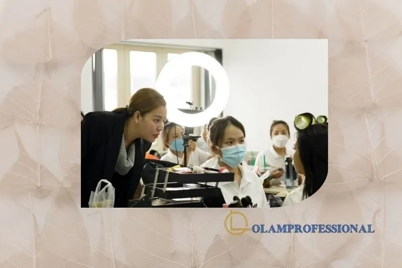 Trần Gái Makeup Academy